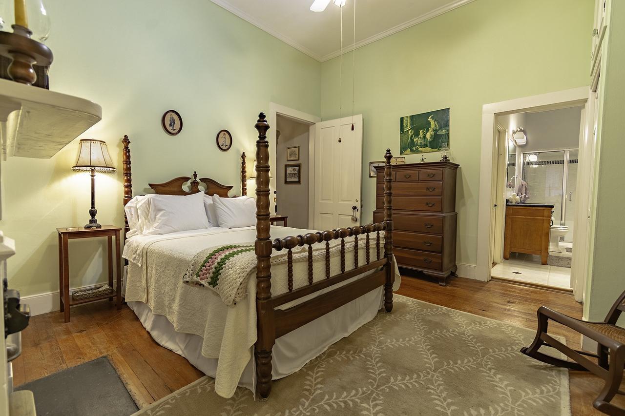Riverboat Bed & Breakfast Натчез Екстер'єр фото